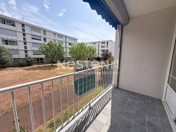 Appartement T4 - 2 chambres - 2 Balcons, Cave et Parking privé - Copropriété rénovée et clôturée - Secteur RAFOUR - 69500 BRON