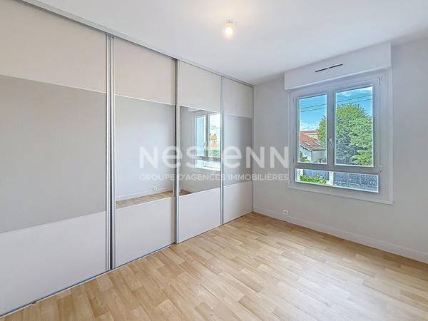 Appartement T4 - 2 chambres - 2 Balcons, Cave et Parking privé - Copropriété rénovée et clôturée - Secteur RAFOUR - 69500 BRON