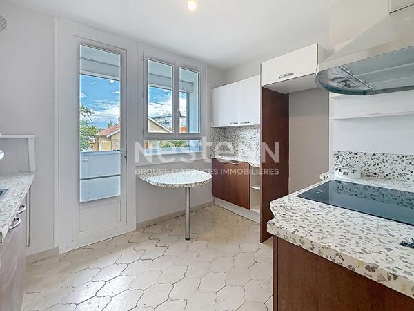Appartement T4 - 2 chambres - 2 Balcons, Cave et Parking privé - Copropriété rénovée et clôturée - Secteur RAFOUR - 69500 BRON