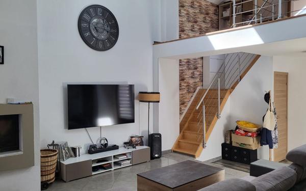 Maison à vendre    6 pièces •  Milly-la-Forêt