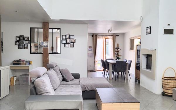 Maison à vendre    6 pièces •  Milly-la-Forêt