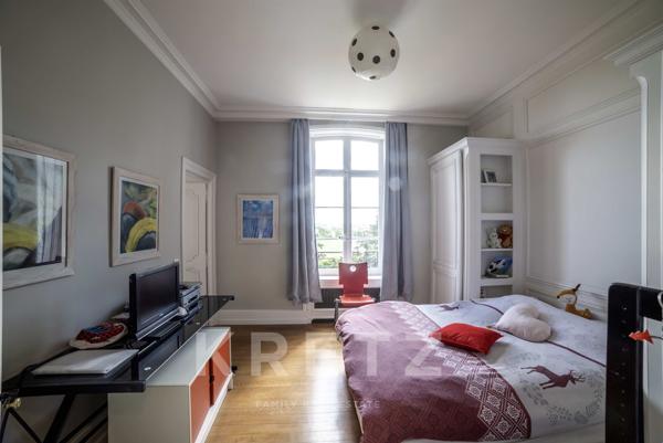 Château et dépendances en parfait état sur 25 ha