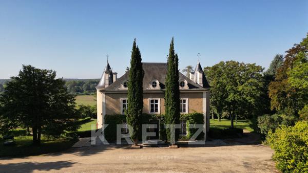 Château et dépendances en parfait état sur 25 ha