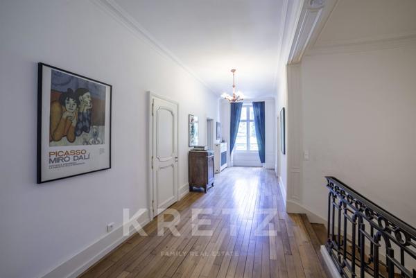 Château et dépendances en parfait état sur 25 ha