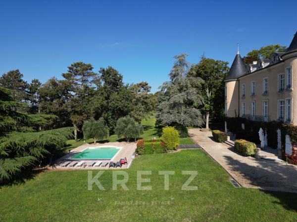 Château et dépendances en parfait état sur 25 ha