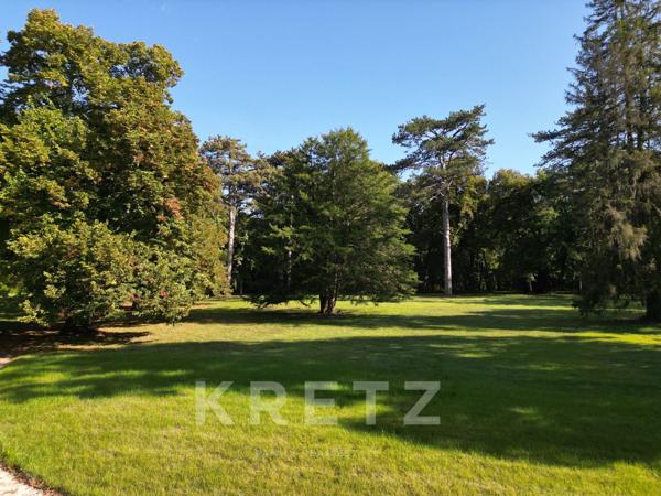 Château et dépendances en parfait état sur 25 ha