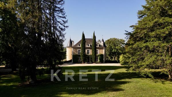 Château et dépendances en parfait état sur 25 ha