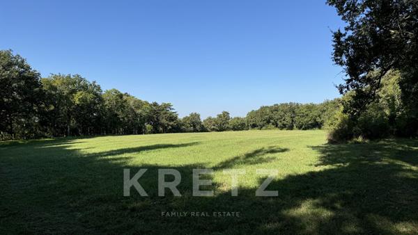 Château et dépendances en parfait état sur 25 ha