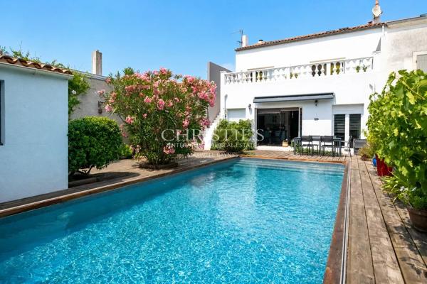 Maison de charme rénovée avec piscine – La Genette, La Rochelle