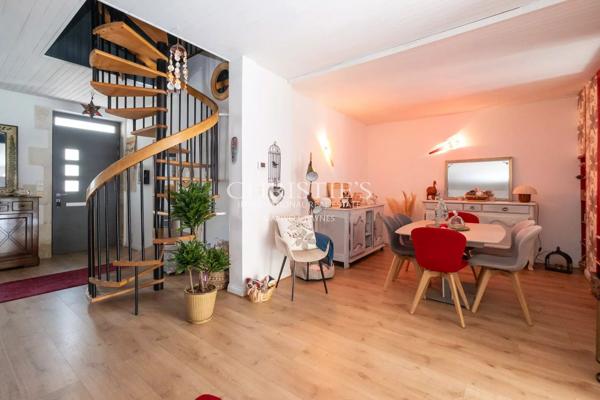 Maison de charme rénovée avec piscine – La Genette, La Rochelle