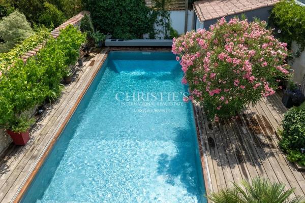 Maison de charme rénovée avec piscine – La Genette, La Rochelle