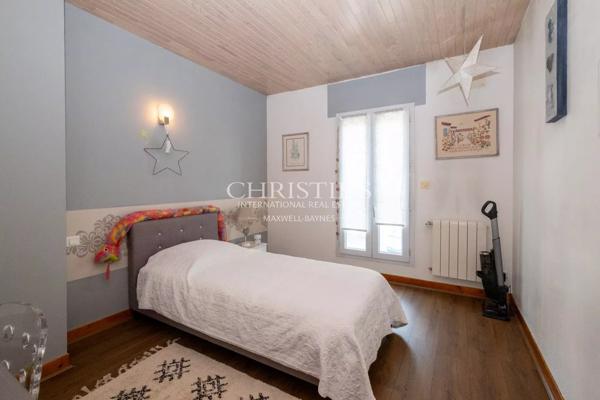 Maison de charme rénovée avec piscine – La Genette, La Rochelle
