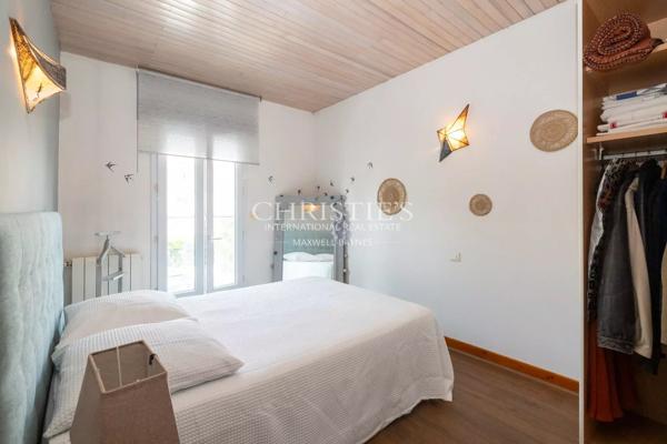 Maison de charme rénovée avec piscine – La Genette, La Rochelle