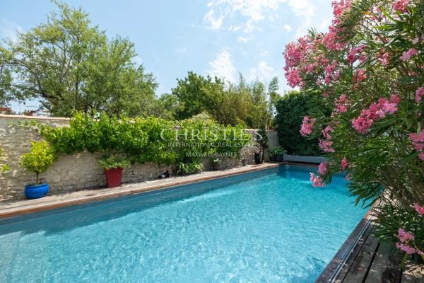 Maison de charme rénovée avec piscine – La Genette, La Rochelle