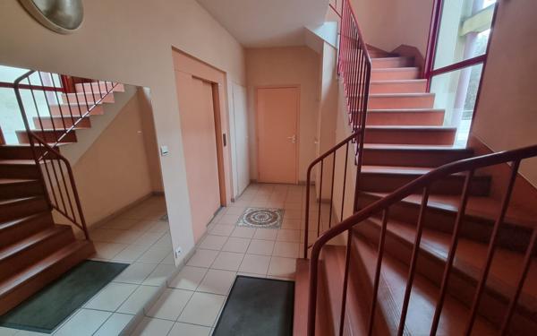 Appartement à vendre    3 pièces • 74,78 m2 Saint-Yrieix-la-Perche