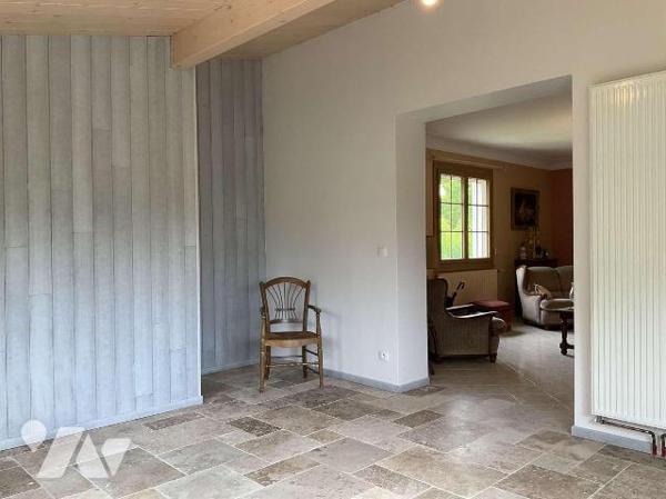 Grande maison avec 2 logements séparés dans GOURDON (Lot-46), proche commerces, en très bon éta...