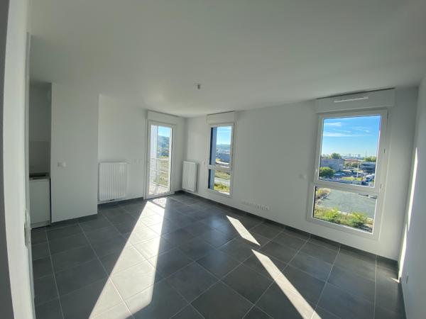 33310 LORMONT - APPARTEMENT T2 NEUF A LOUER AVEC BALCON ET PLACE DE PARKING