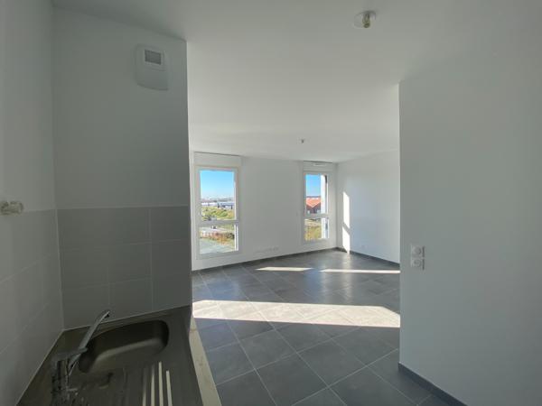 33310 LORMONT - APPARTEMENT T2 NEUF A LOUER AVEC BALCON ET PLACE DE PARKING