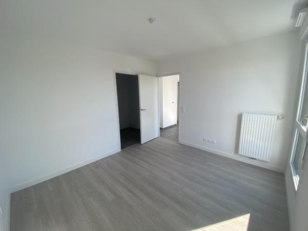33310 LORMONT - APPARTEMENT T2 NEUF A LOUER AVEC BALCON ET PLACE DE PARKING