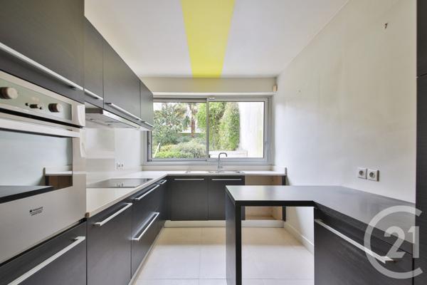 Appartement F4 à vendre  4 pièces - 121,76 m2 PARIS - 75016