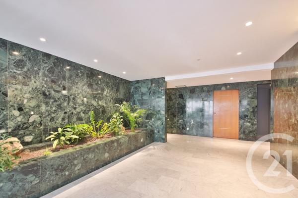 Appartement F4 à vendre  4 pièces - 121,76 m2 PARIS - 75016