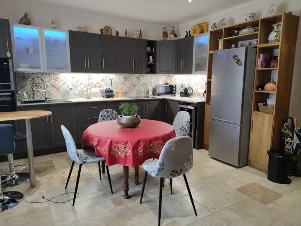 Apt (84400) Apt : villa de 110m² avec 3 chambres et terrain de plus de 550m²