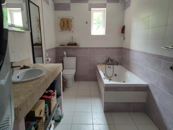 Apt (84400) Apt : villa de 110m² avec 3 chambres et terrain de plus de 550m²