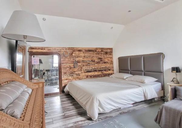 Maison individuelle avec piscine, jardin et garage