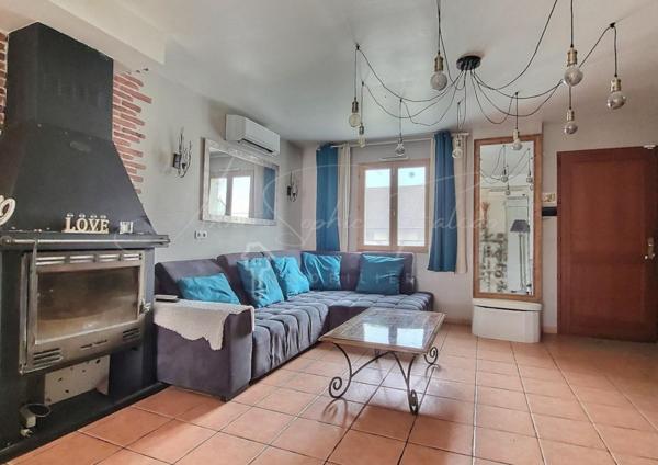 Maison individuelle avec piscine, jardin et garage