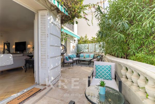Appartement 3 pièces avec aperçu mer, boulevard de la croisette, Cannes
