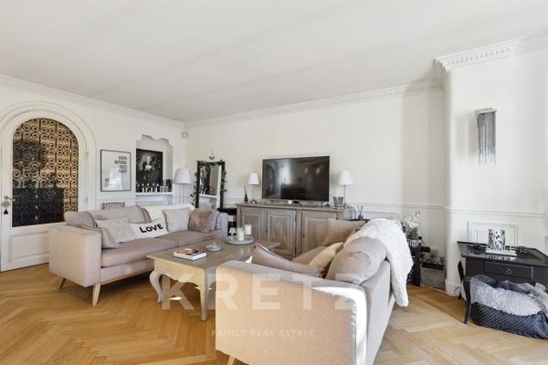 Appartement 3 pièces avec aperçu mer, boulevard de la croisette, Cannes