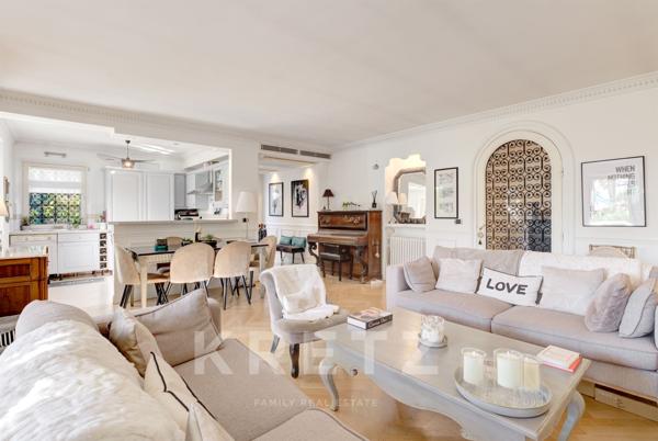 Appartement 3 pièces avec aperçu mer, boulevard de la croisette, Cannes