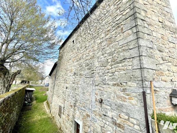 CHARMANTE MAISON EN PIERRE RÉNOVÉE – CENTRE-VILLE DE SAINT-CHÉLY-D’APCHER