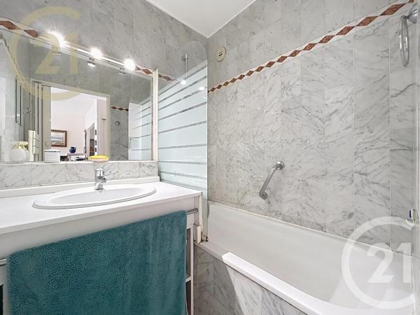 Appartement F2 à vendre  2 pièces - 36,91 m 2   CANNES  - 06