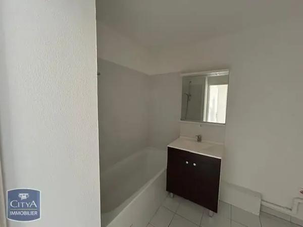 Appartement à louer 4 pièces 74m² Saint-Nazaire (44600)