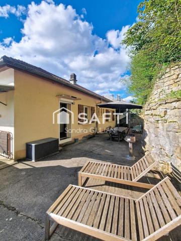 Maison individuelle avec 3 chambres et potentiel d'agrandissement, grand sous-sol, garage jardin et terrasse !