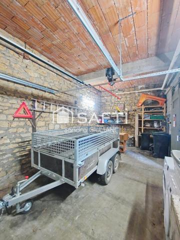 Maison individuelle avec 3 chambres et potentiel d'agrandissement, grand sous-sol, garage jardin et terrasse !