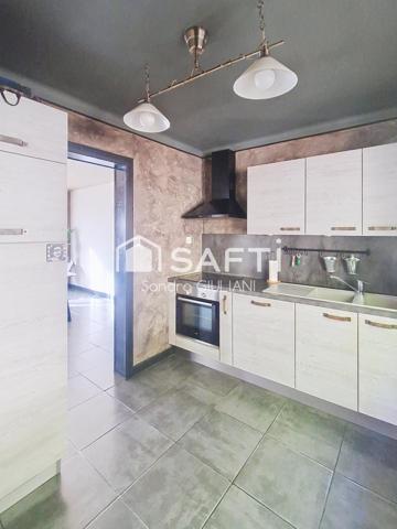 Maison individuelle avec 3 chambres et potentiel d'agrandissement, grand sous-sol, garage jardin et terrasse !