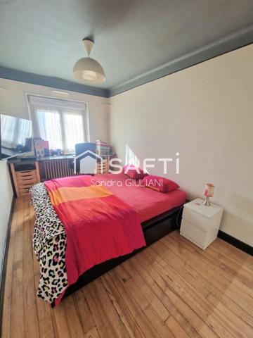 Maison individuelle avec 3 chambres et potentiel d'agrandissement, grand sous-sol, garage jardin et terrasse !