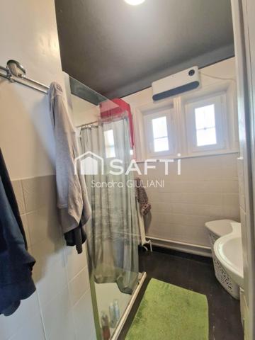 Maison individuelle avec 3 chambres et potentiel d'agrandissement, grand sous-sol, garage jardin et terrasse !