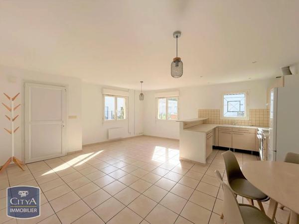 Maison à louer 4 pièces 75.25m² Libourne (33500)