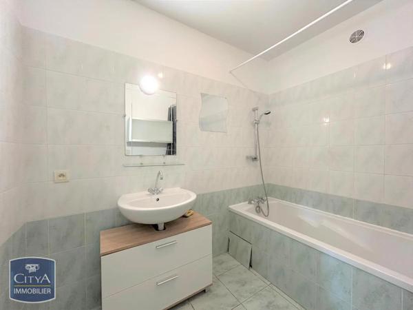 Maison à louer 4 pièces 75.25m² Libourne (33500)