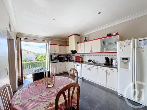 Appartement T5 à vendre  5 pièces - 116,86 m 2   BOUCAU  - 64