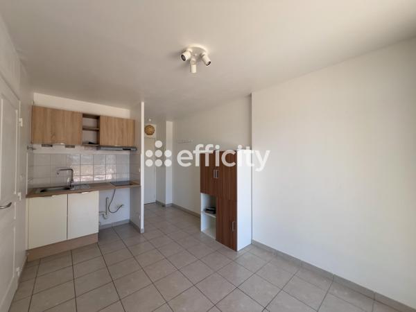 Appartement
         2 pièces
        - 28 m² 168 000 € *