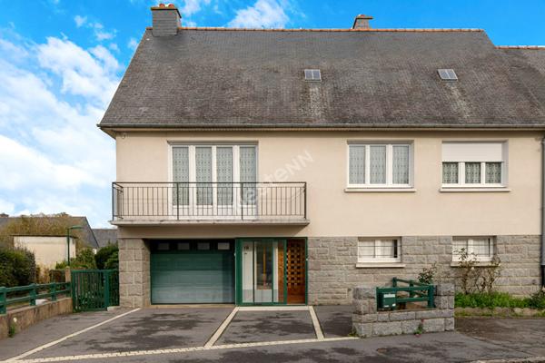 Maison à vendre à Chavagne - 5 pièces, 4 chambres,très bon état