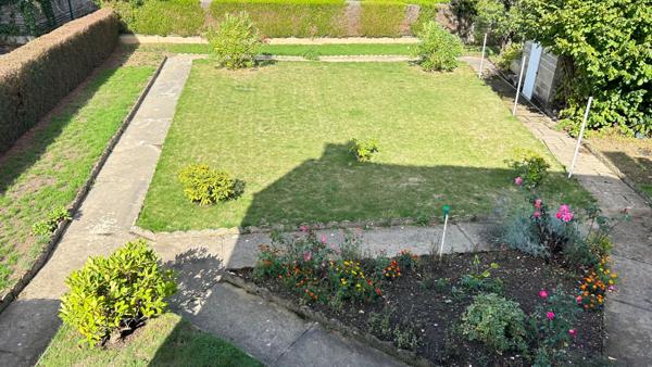 Maison à vendre à Chavagne - 5 pièces, 4 chambres,très bon état