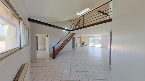 Maison spacieuse 8 pièces à vendre à Mérignac, secteur Pichey