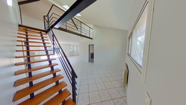 Maison spacieuse 8 pièces à vendre à Mérignac, secteur Pichey