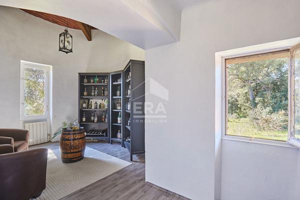 RARE A LA VENTE - COEUR DU VILLAGE DE CABRIES - APARTEMENT 4 pièce(s) 125 m2