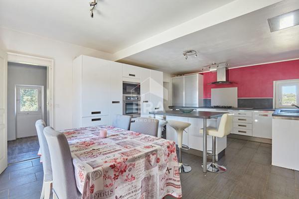 RARE A LA VENTE - COEUR DU VILLAGE DE CABRIES - APARTEMENT 4 pièce(s) 125 m2